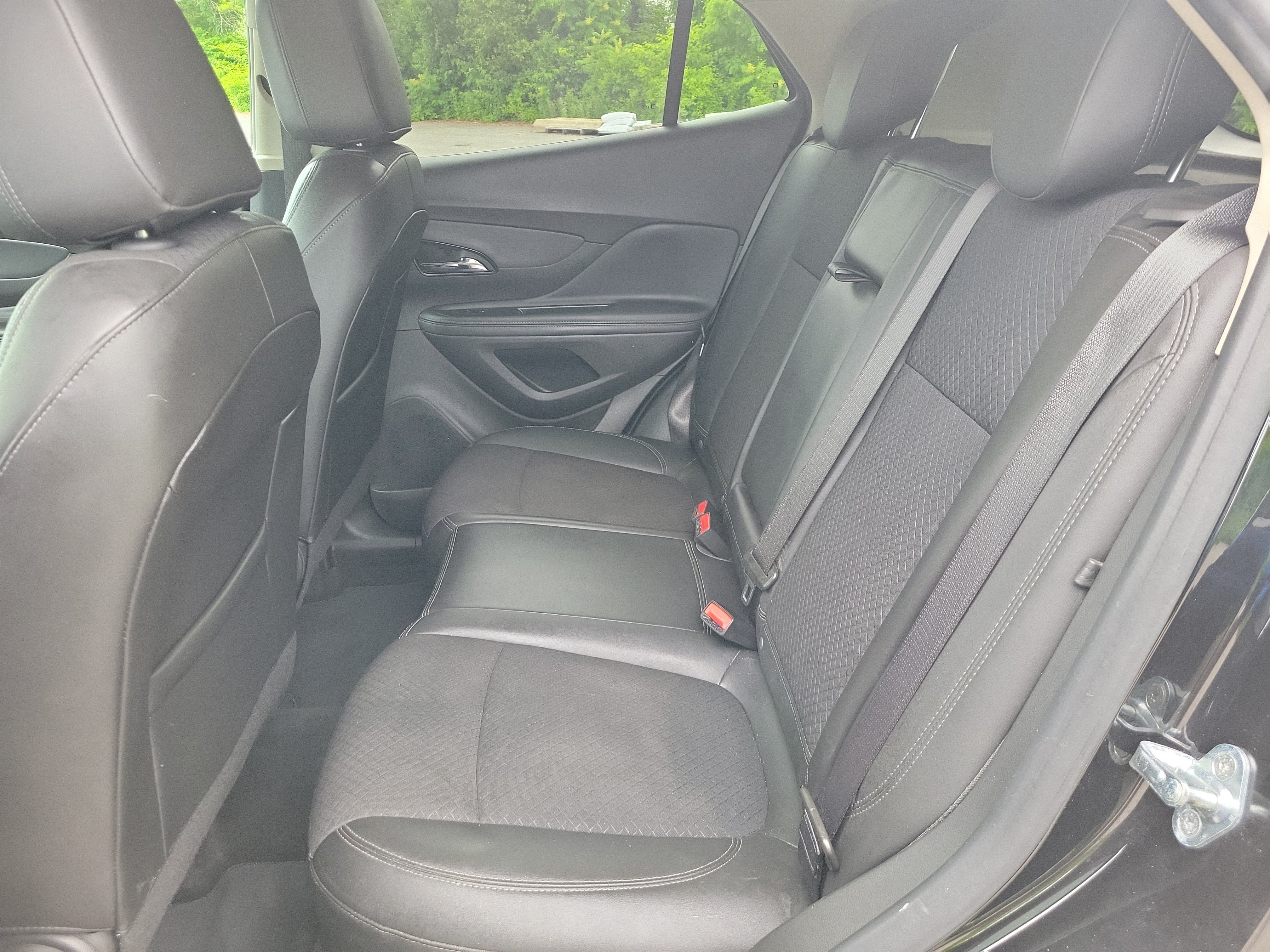 Used 2022 Buick Encore Preferred w/ Safety Package AWD/4WD image 15