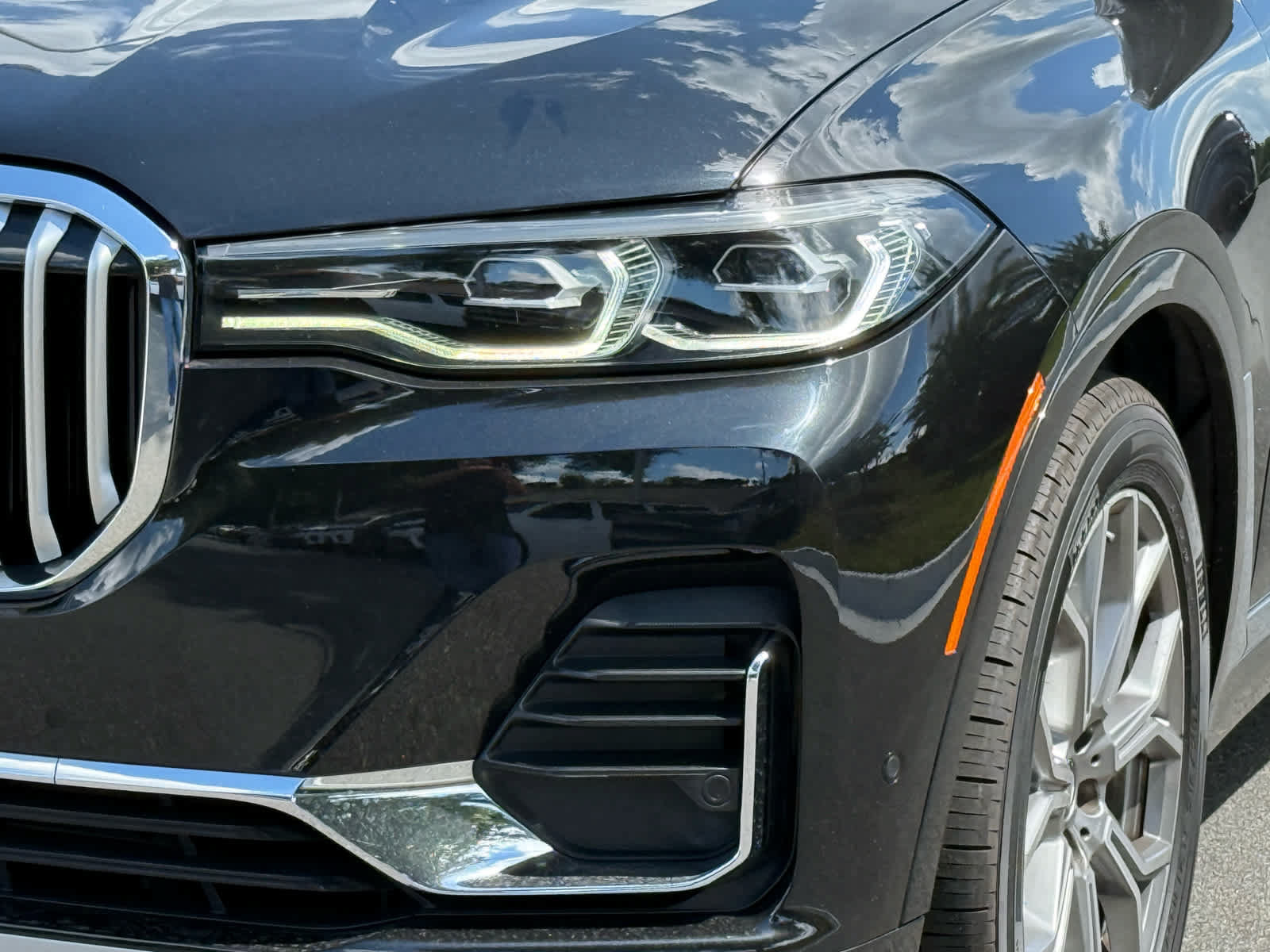Used 2022 BMW X7 xDrive40i w/ Premium Package AWD/4WD image 10