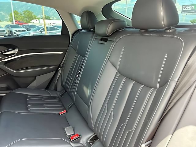 Used 2021 Audi e-tron Prestige w/ Prestige Package AWD/4WD image 20