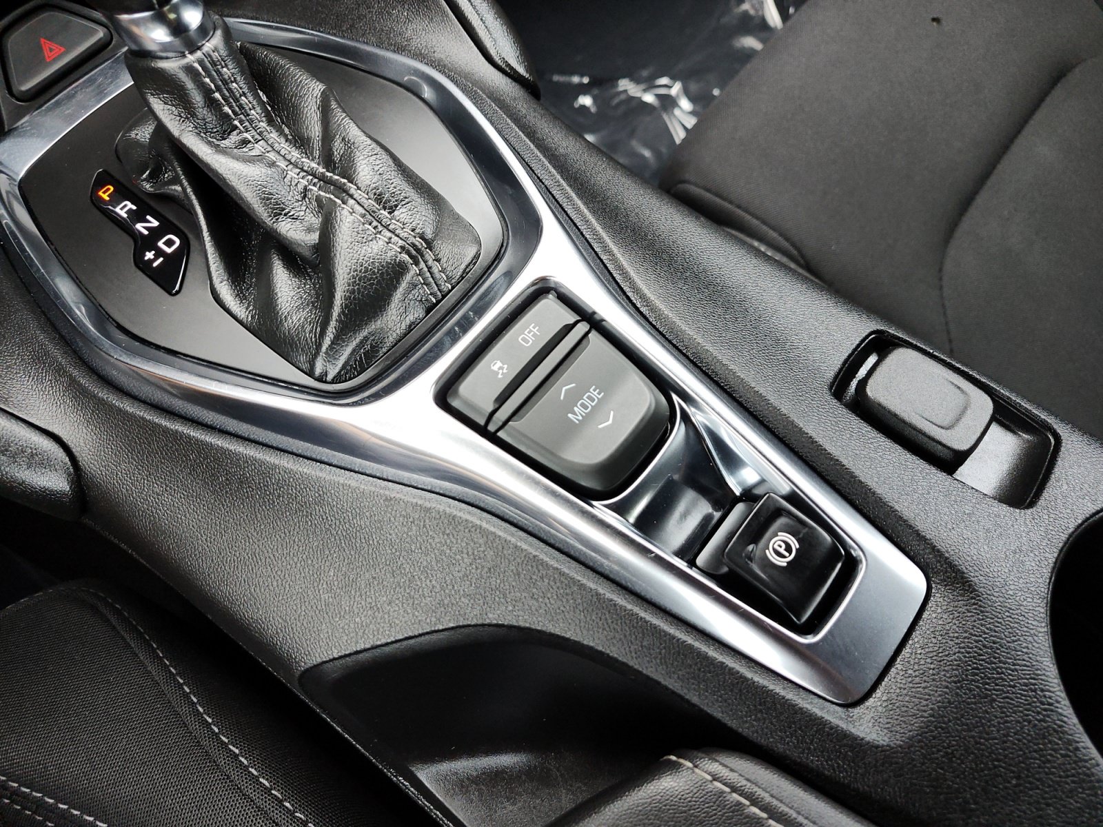 Used 2020 Chevrolet Camaro LT RWD image 20