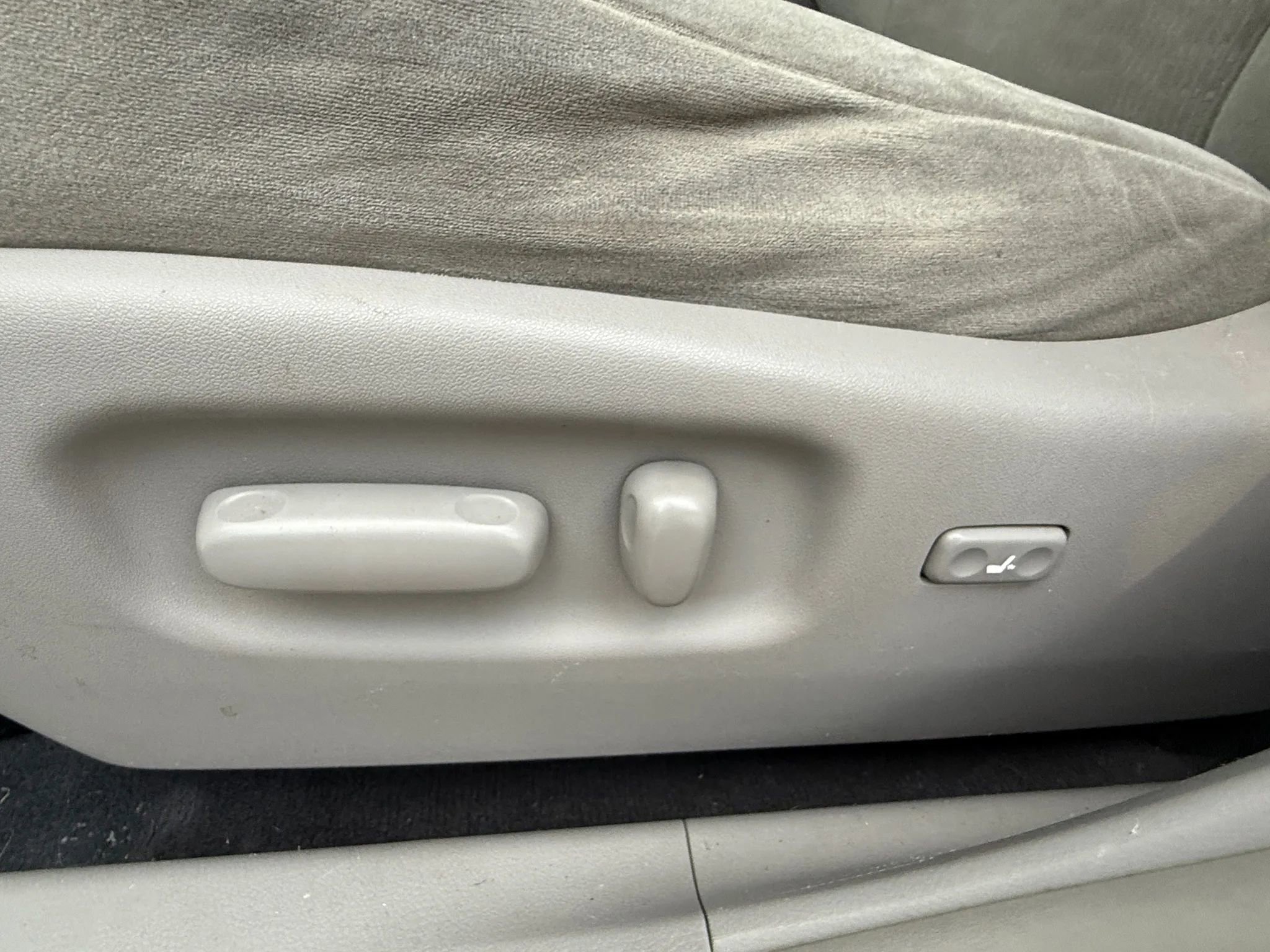 Used 2013 Toyota Highlander SE image 27