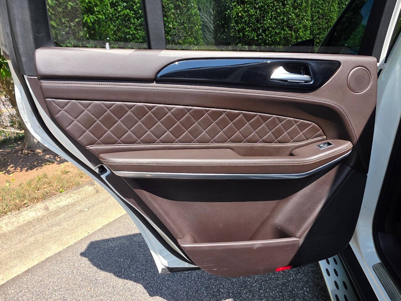 Used 2017 Mercedes-Benz GLS 550 4MATIC image 32