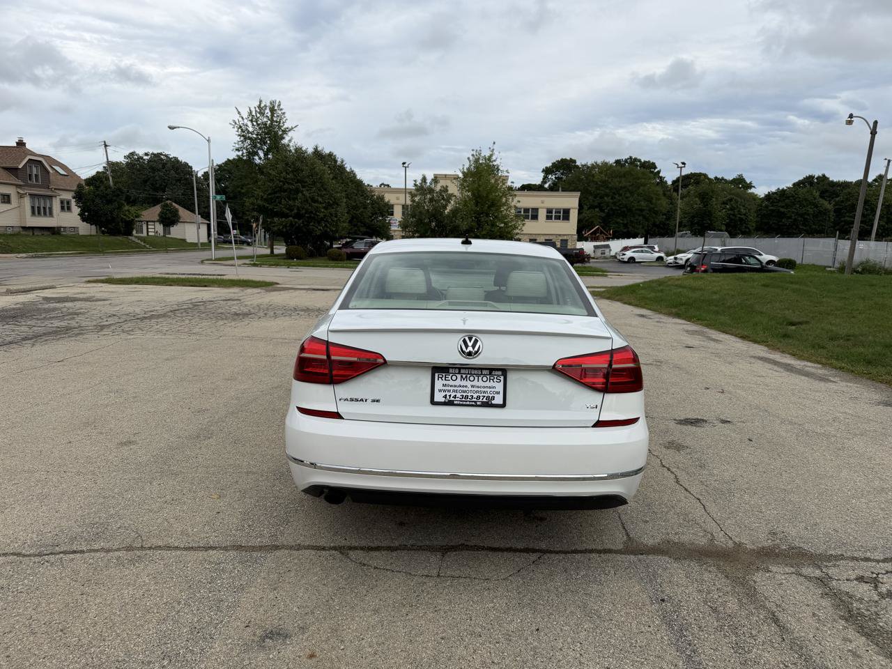 Used 2016 Volkswagen Passat 1.8T SE FWD image 6