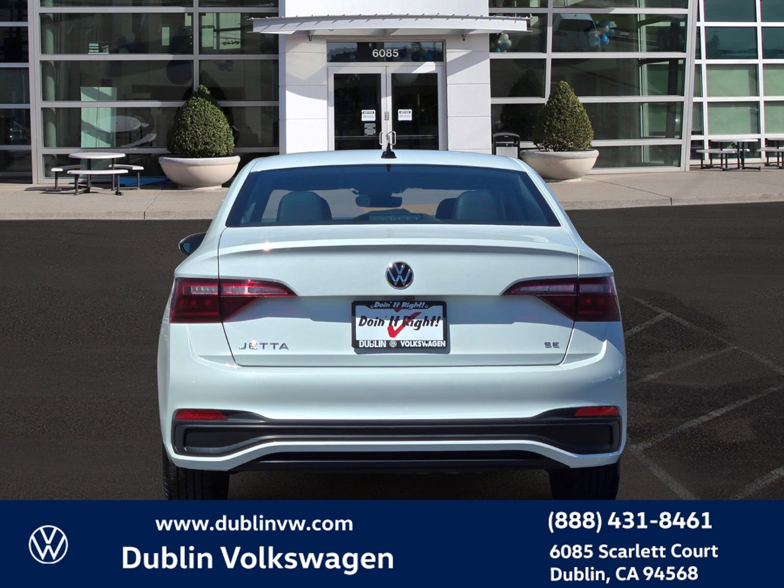 Certified 2024 Volkswagen Jetta SE w/ Panoramic Sunroof Package FWD image 5