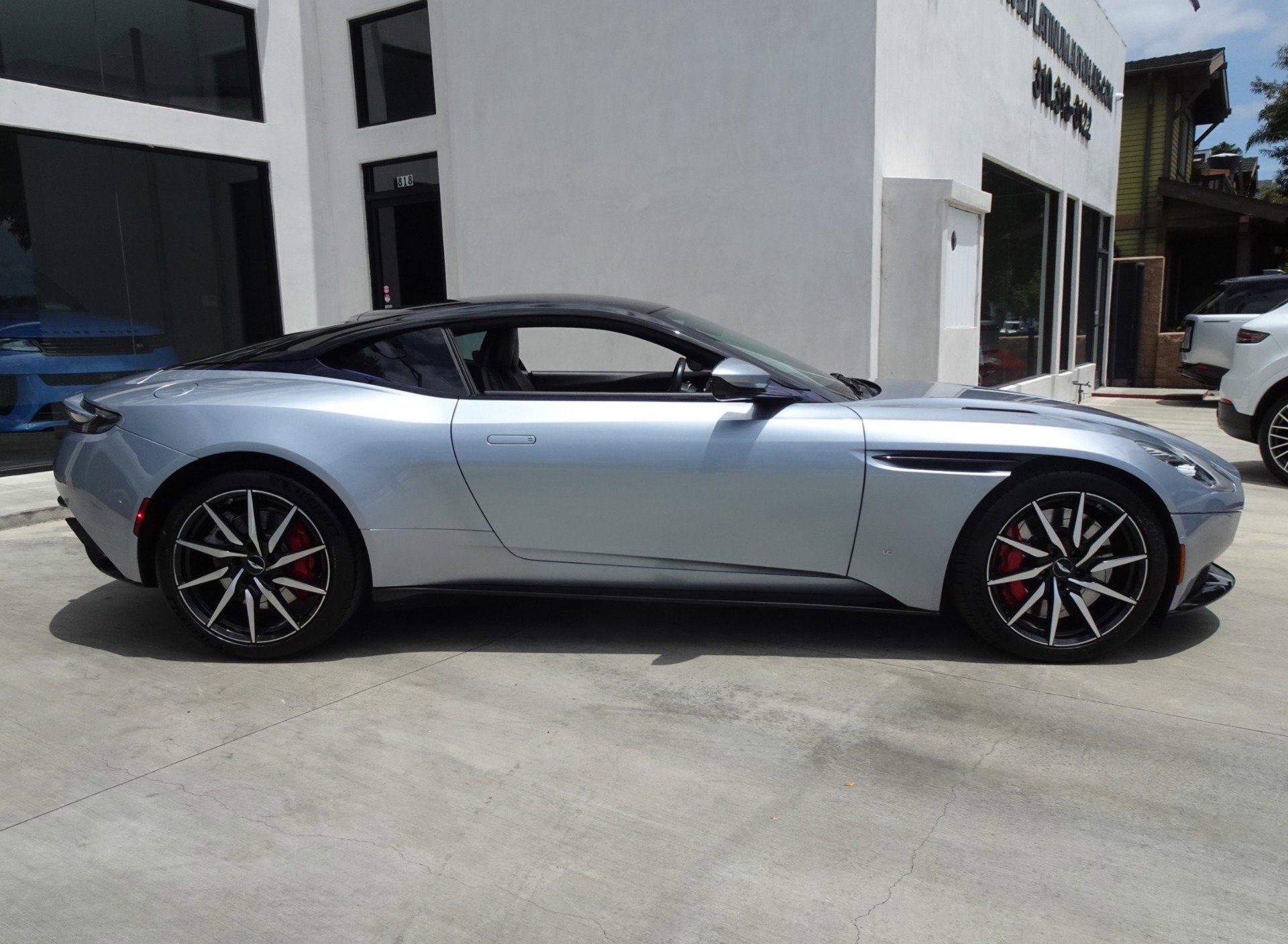 Used 2018 Aston Martin DB11 V12 RWD image 7