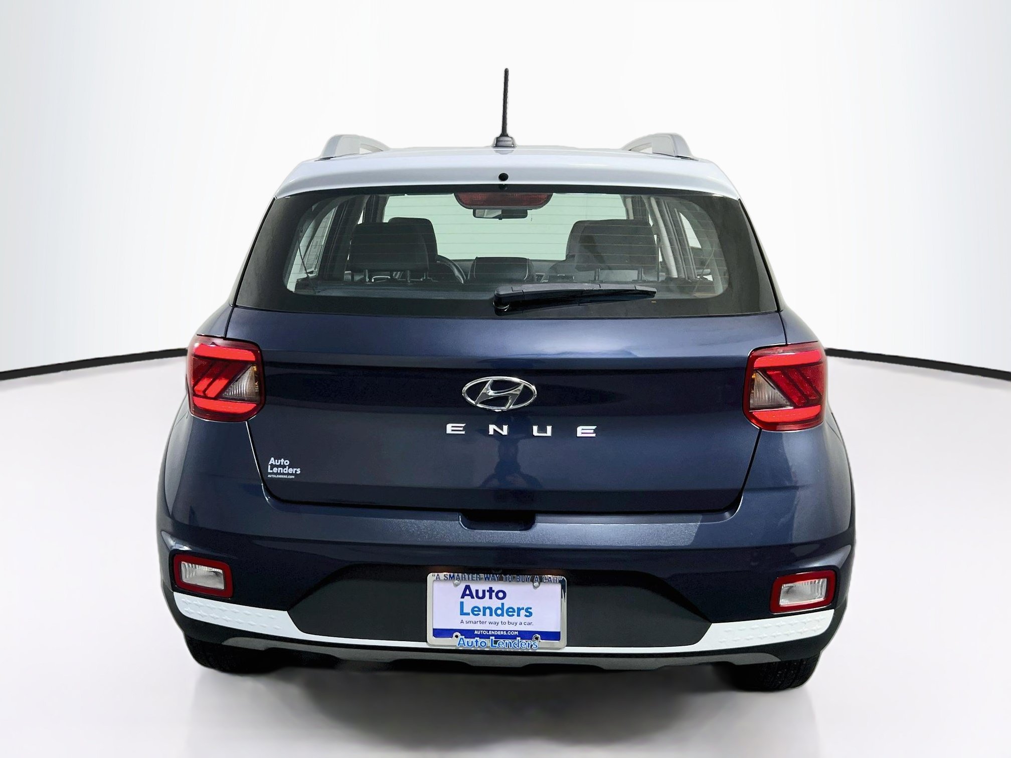 Used 2023 Hyundai Venue Limited w/ Cargo Package FWD image 6