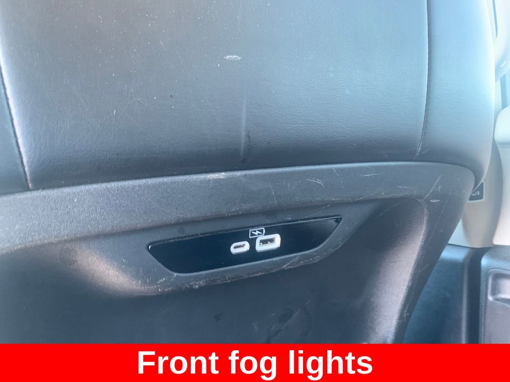 Used 2023 Chrysler Pacifica Touring-L FWD image 16