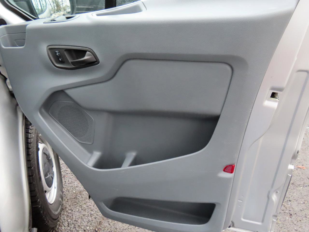 Used 2017 Ford Transit 150 130 Medium Roof image 7
