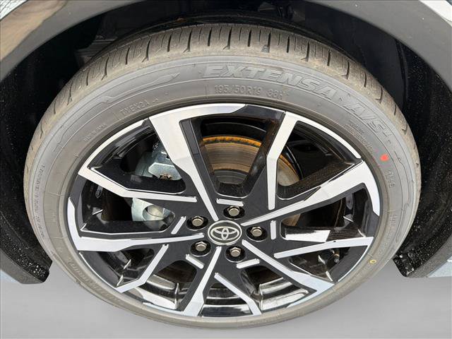 New 2026 Toyota Prius Plug-In Hybrid FWD image 11