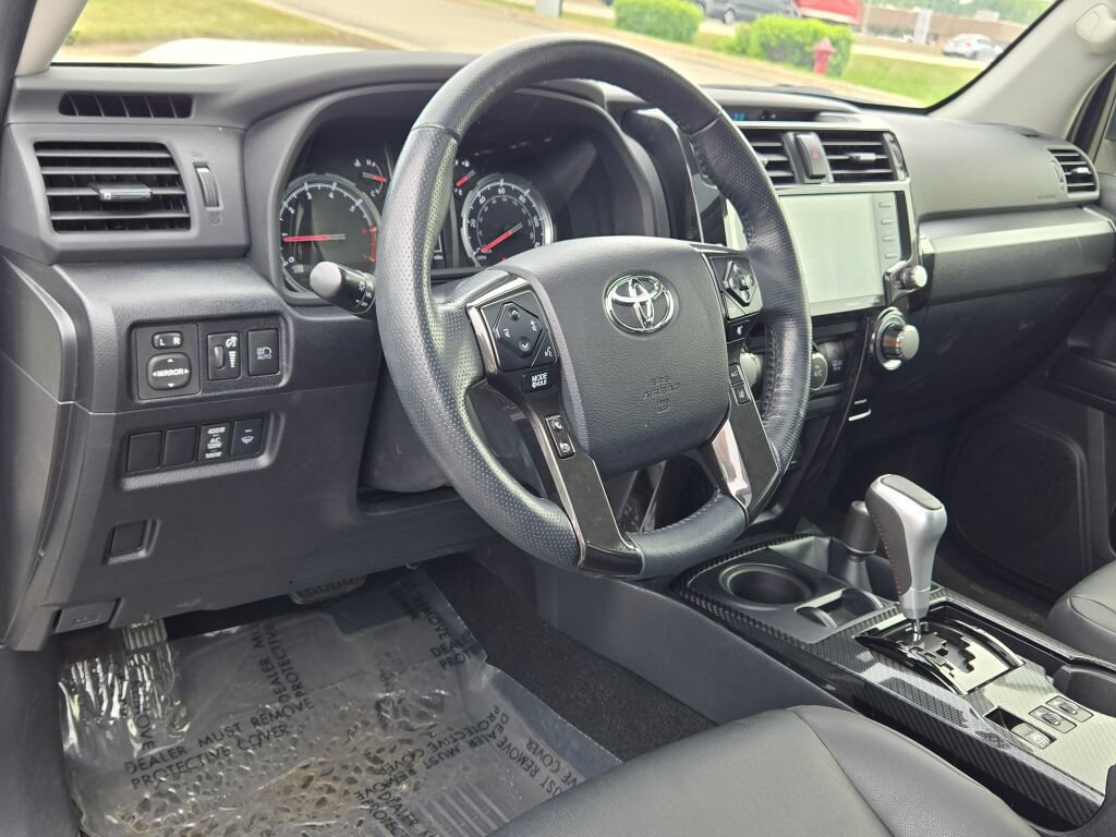 Used 2023 Toyota 4Runner TRD Off-Road Premium w/ Moonroof Package AWD/4WD image 29