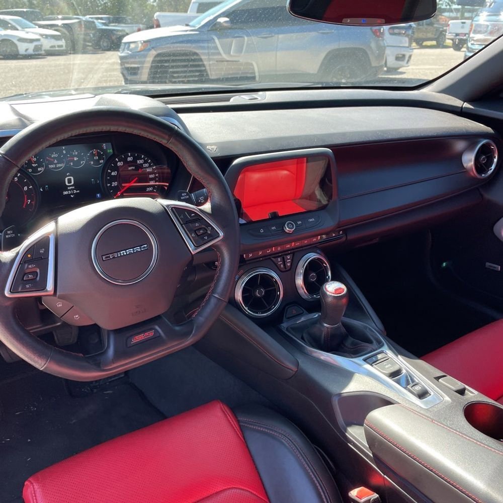 Used 2016 Chevrolet Camaro SS image 9