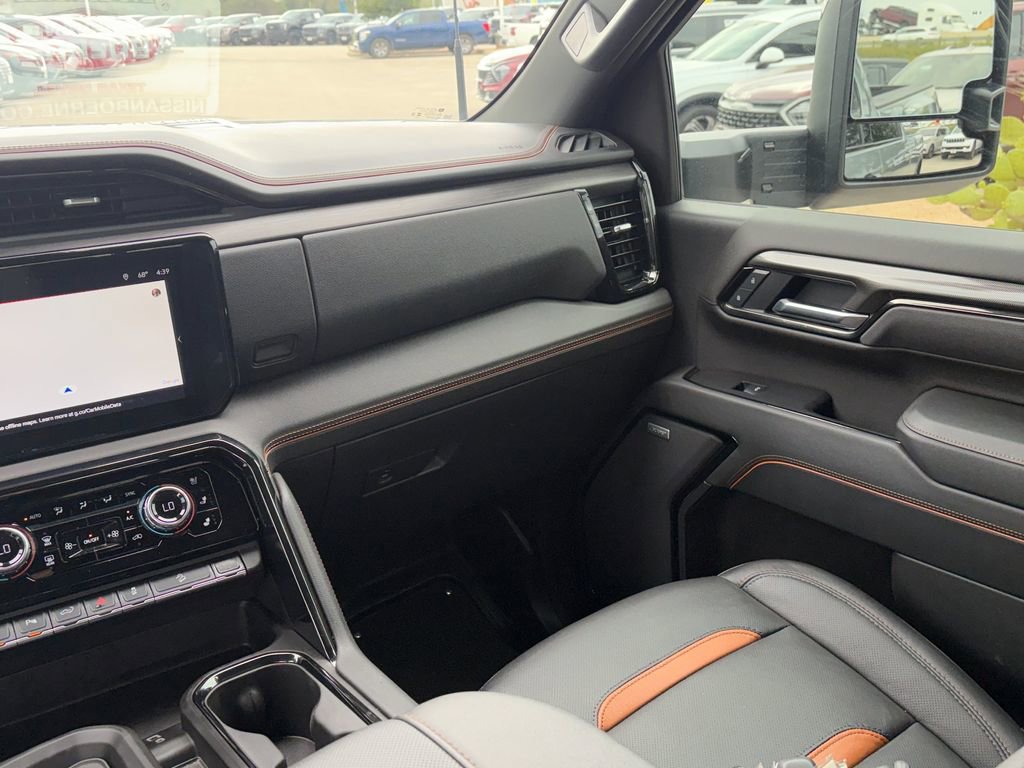 Used 2025 GMC Sierra 2500 AT4 w/ AT4 Premium Plus Package AWD/4WD image 24
