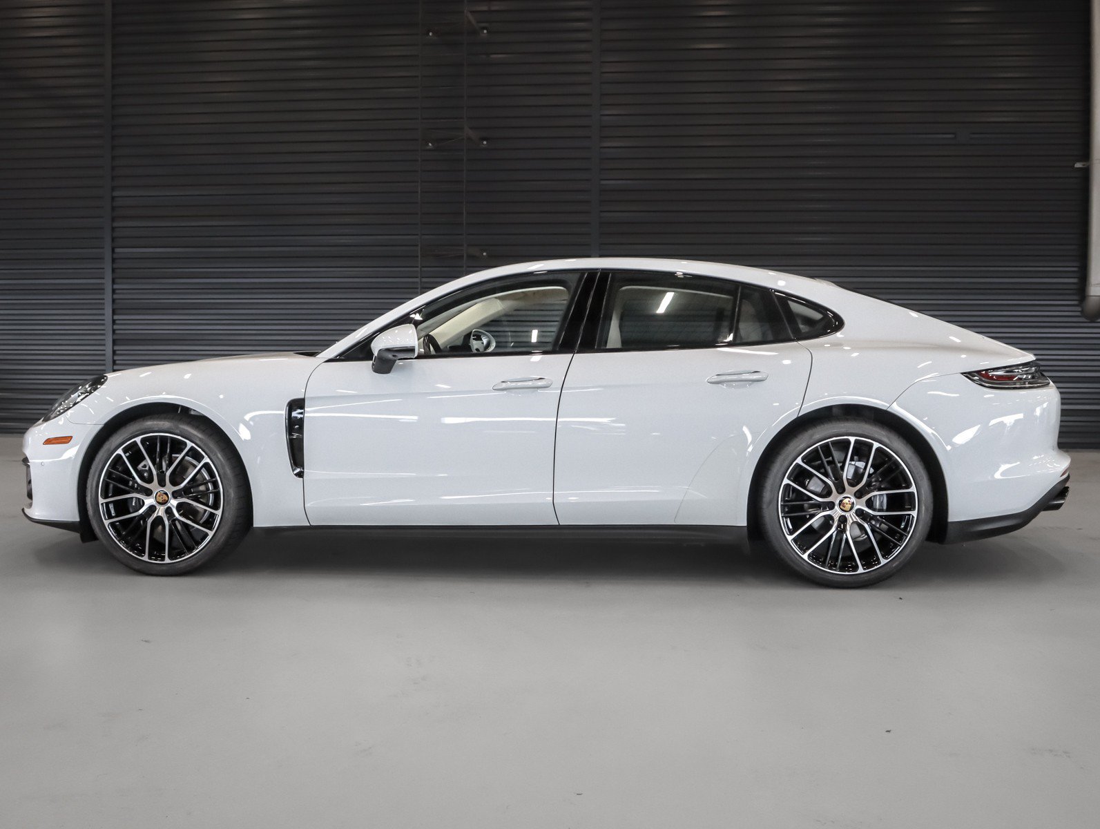Certified 2023 Porsche Panamera Platinum Edition RWD image 2
