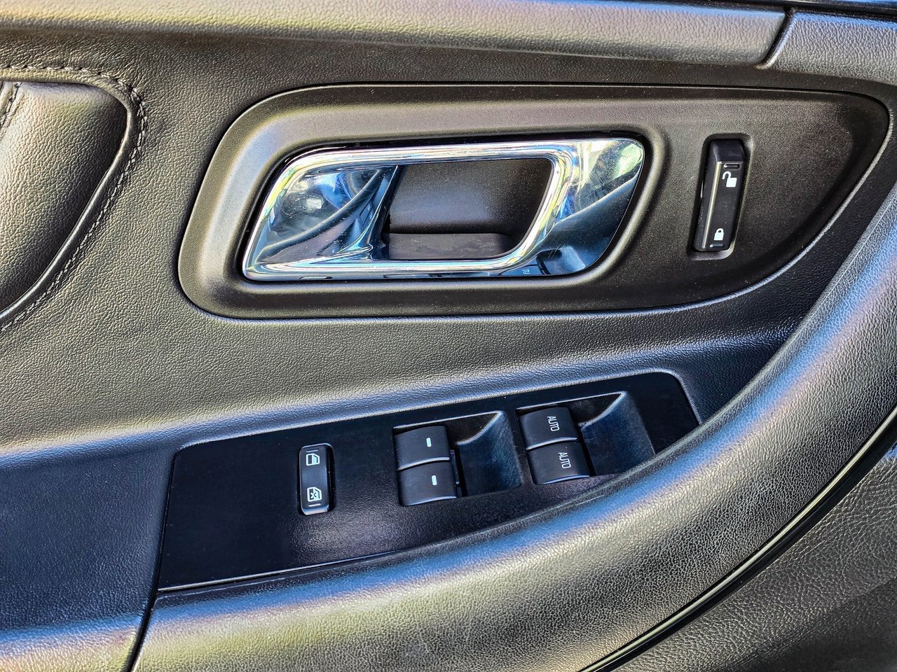 Used 2011 Ford Taurus Limited w/ 303A Rapid Spec Order Code image 12