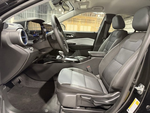 New 2025 Chevrolet Trax LT w/ Driver Confidence Package image 8