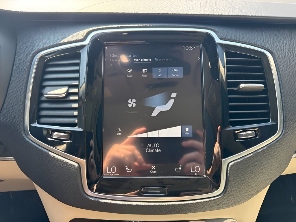 Used 2018 Volvo XC90 T6 Momentum w/ Momentum Plus Package AWD/4WD image 21