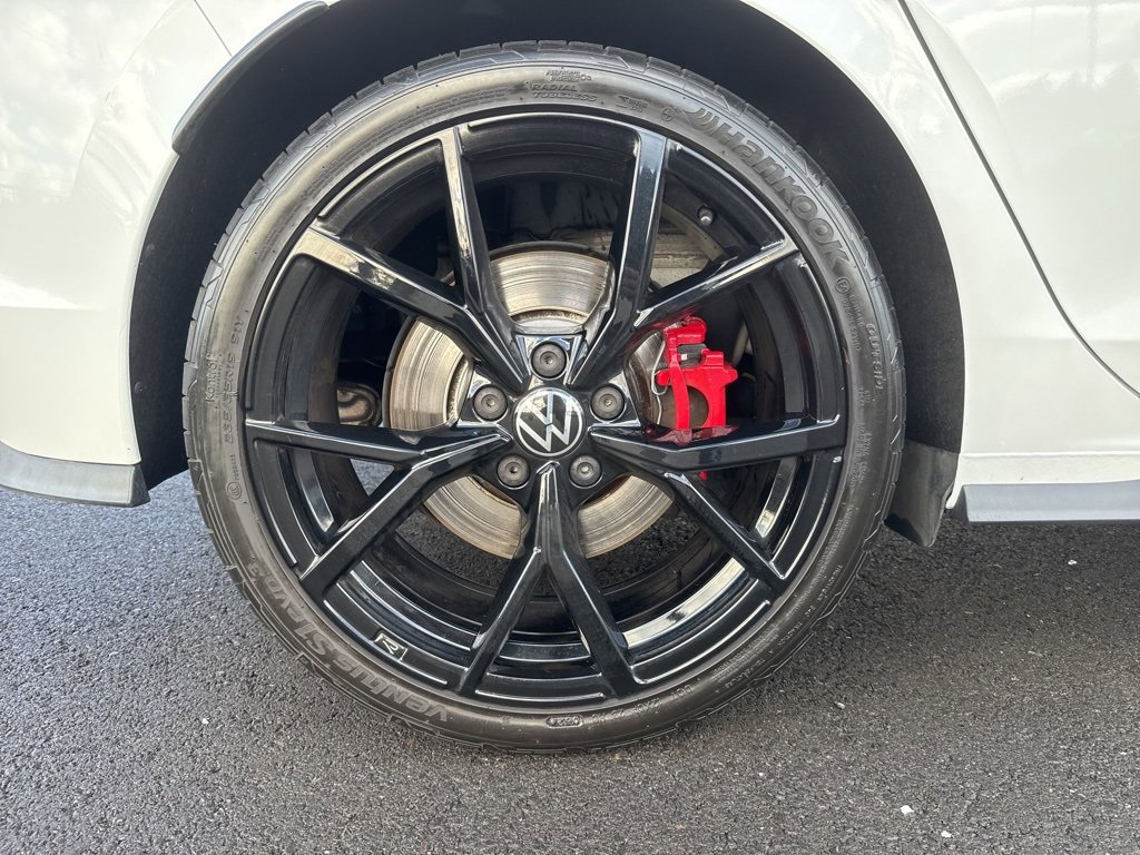 Used 2024 Volkswagen GTI SE image 9