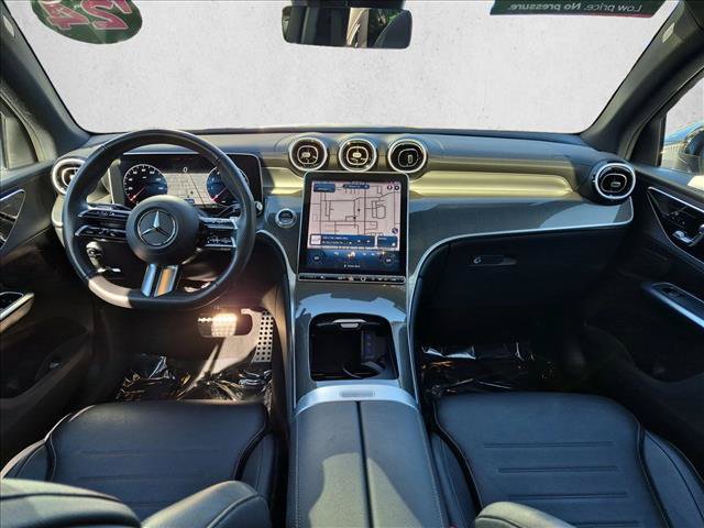 Used 2024 Mercedes-Benz GLC 300 4MATIC image 18