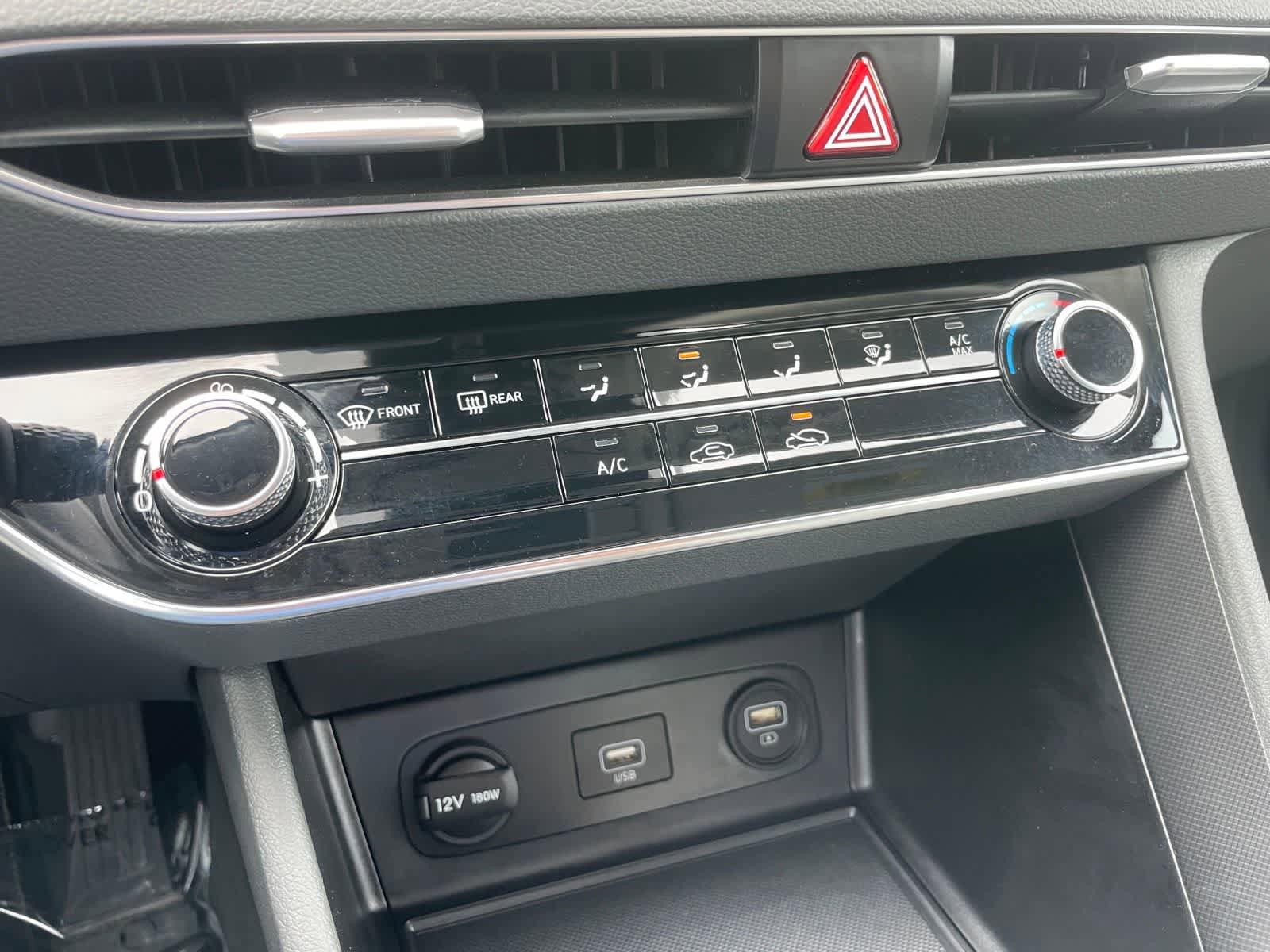 Used 2022 Hyundai Sonata SE w/ Preferred Accessory Package FWD image 19