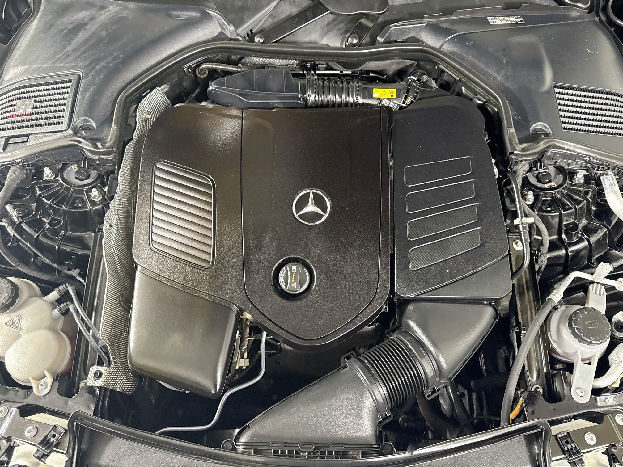 Used 2024 Mercedes-Benz C 300 Sedan w/ AMG Line w/ Night Package image 39