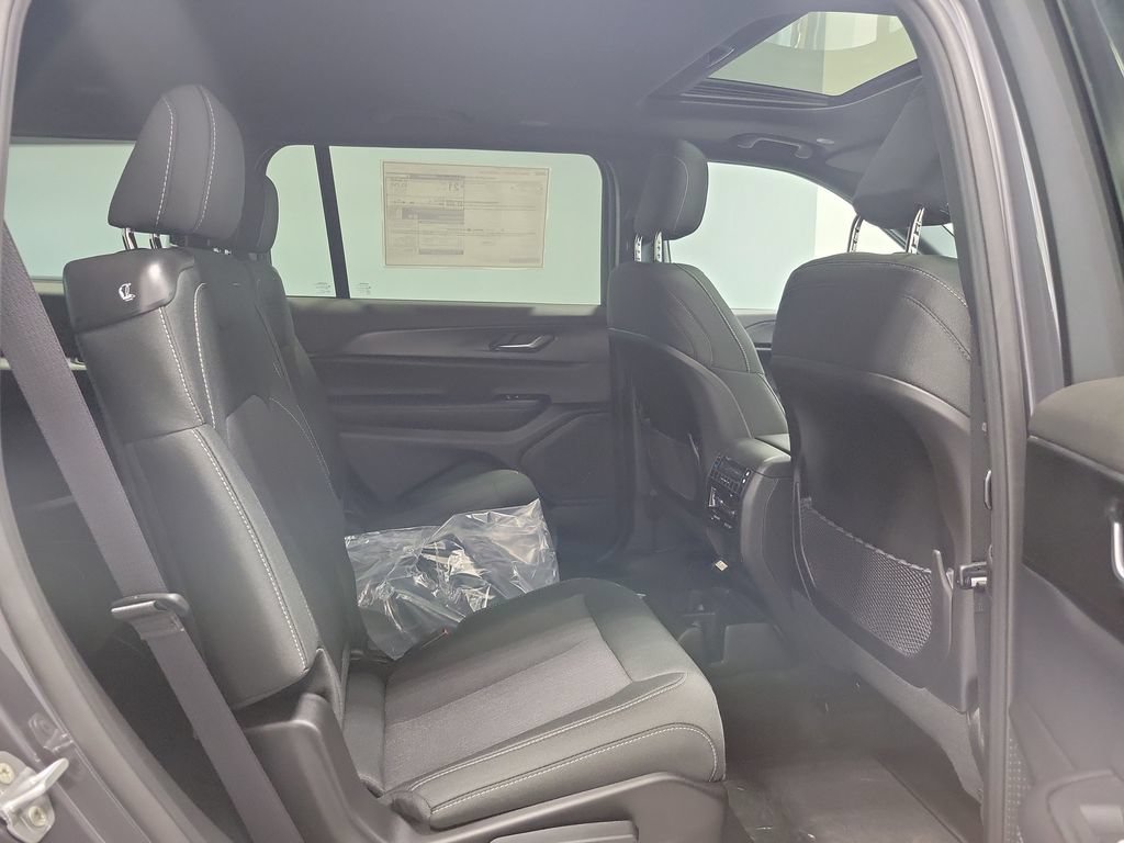 New 2026 Jeep Grand Cherokee L 4WD image 11