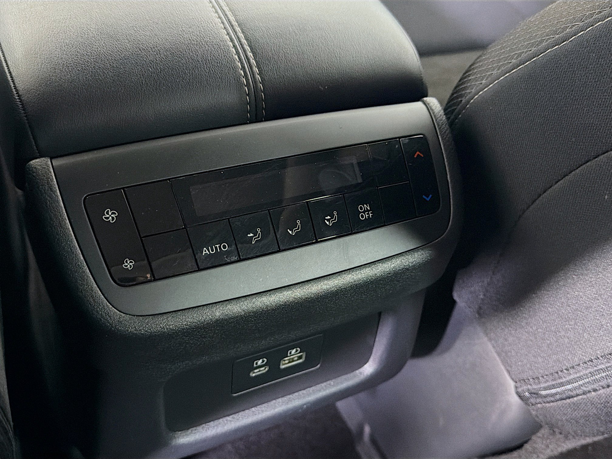 Used 2023 Nissan Pathfinder SV w/ SV Premium Package AWD/4WD image 27