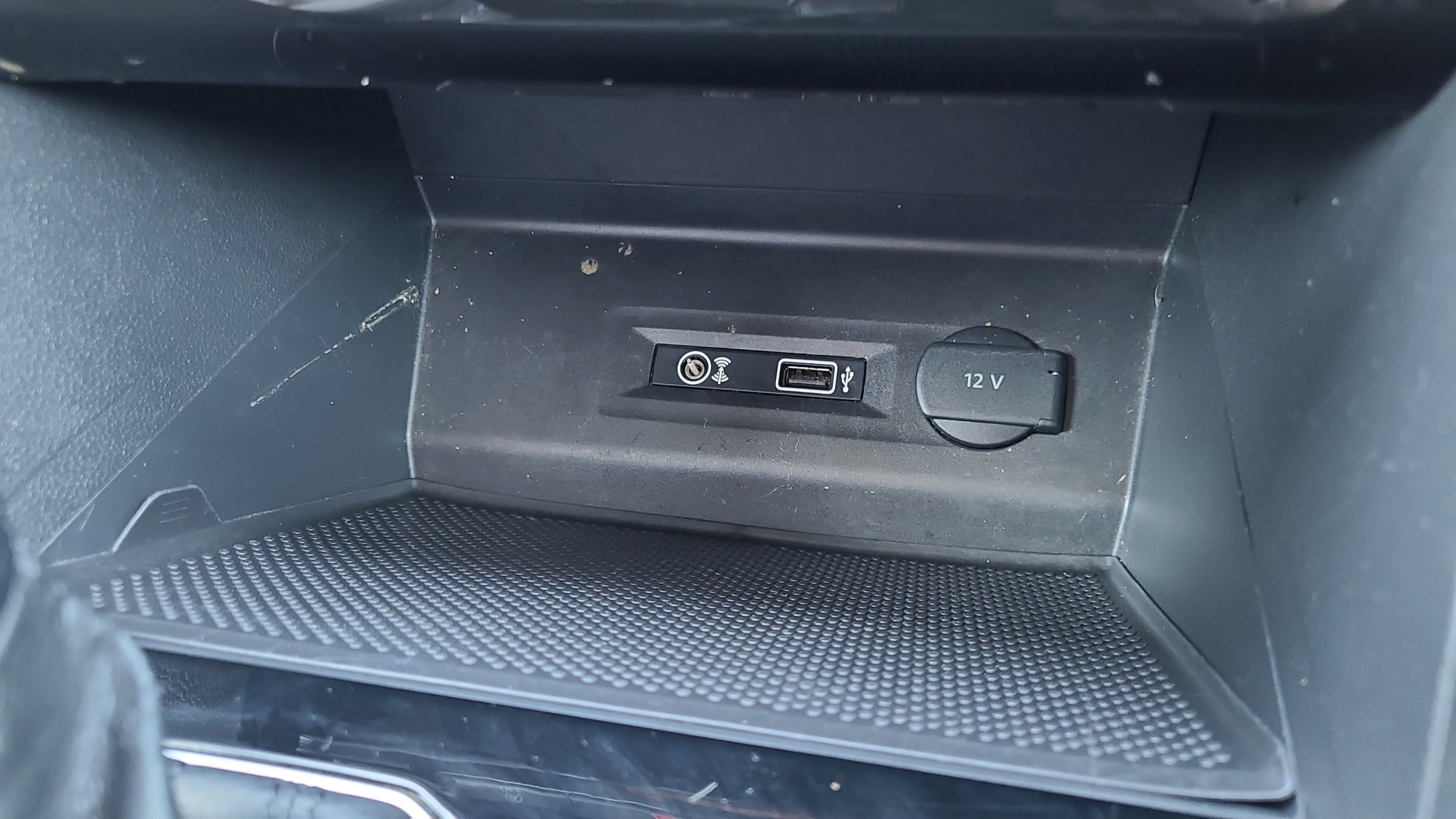 Used 2018 Volkswagen Atlas SEL AWD/4WD image 27