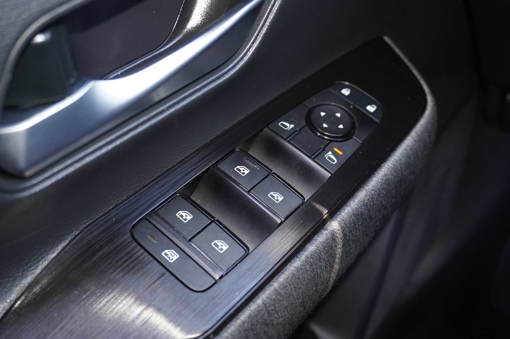 Used 2026 Nissan Kicks SV FWD image 13