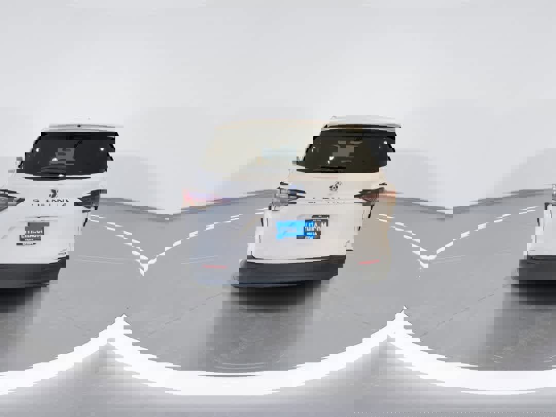 Used 2023 Toyota Sienna LE image 7