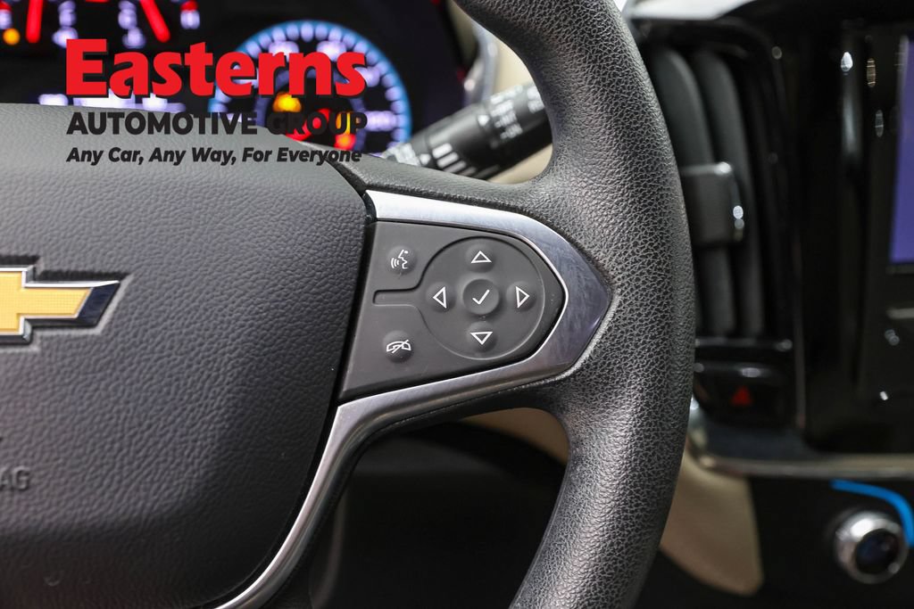 Used 2023 Chevrolet Traverse LS FWD image 15