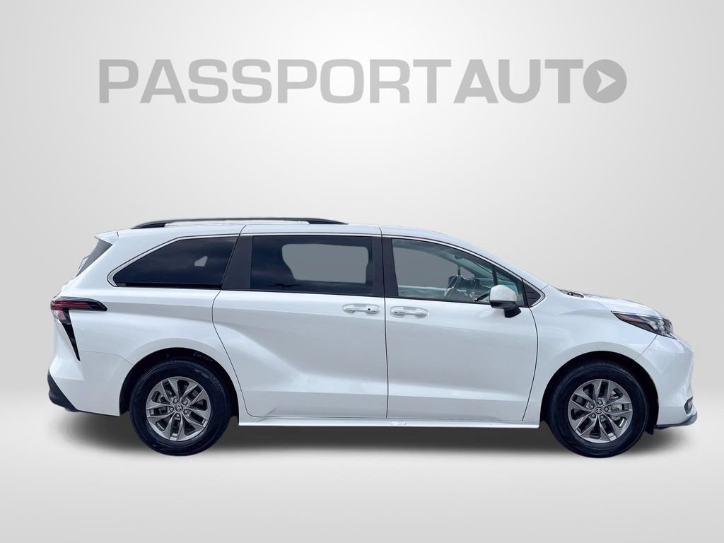 Certified 2026 Toyota Sienna XLE FWD image 8