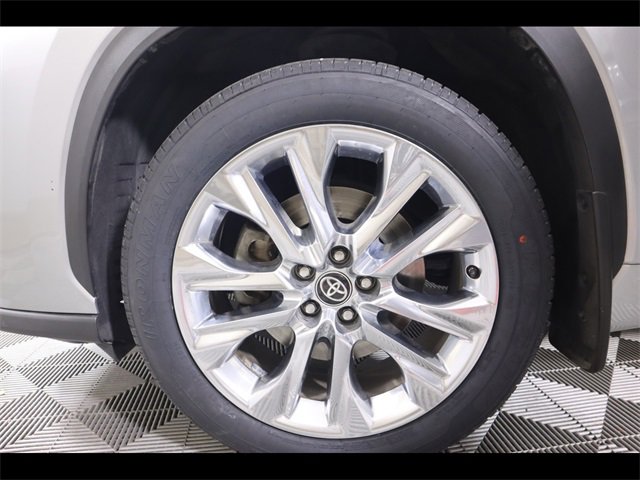 Used 2023 Toyota Highlander Limited image 35