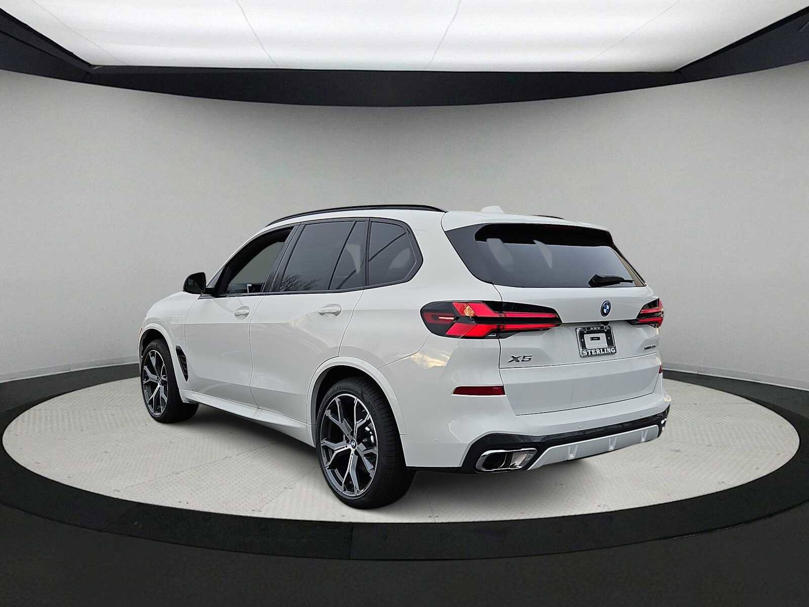 New 2026 BMW X5 xDrive50e w/ M Sport Package image 6