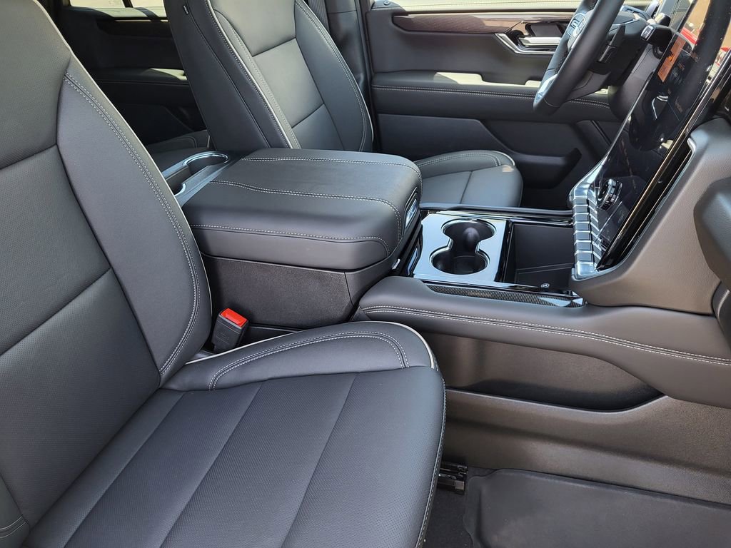 New 2026 GMC Yukon Elevation w/ Elevation Premium Package AWD/4WD image 9