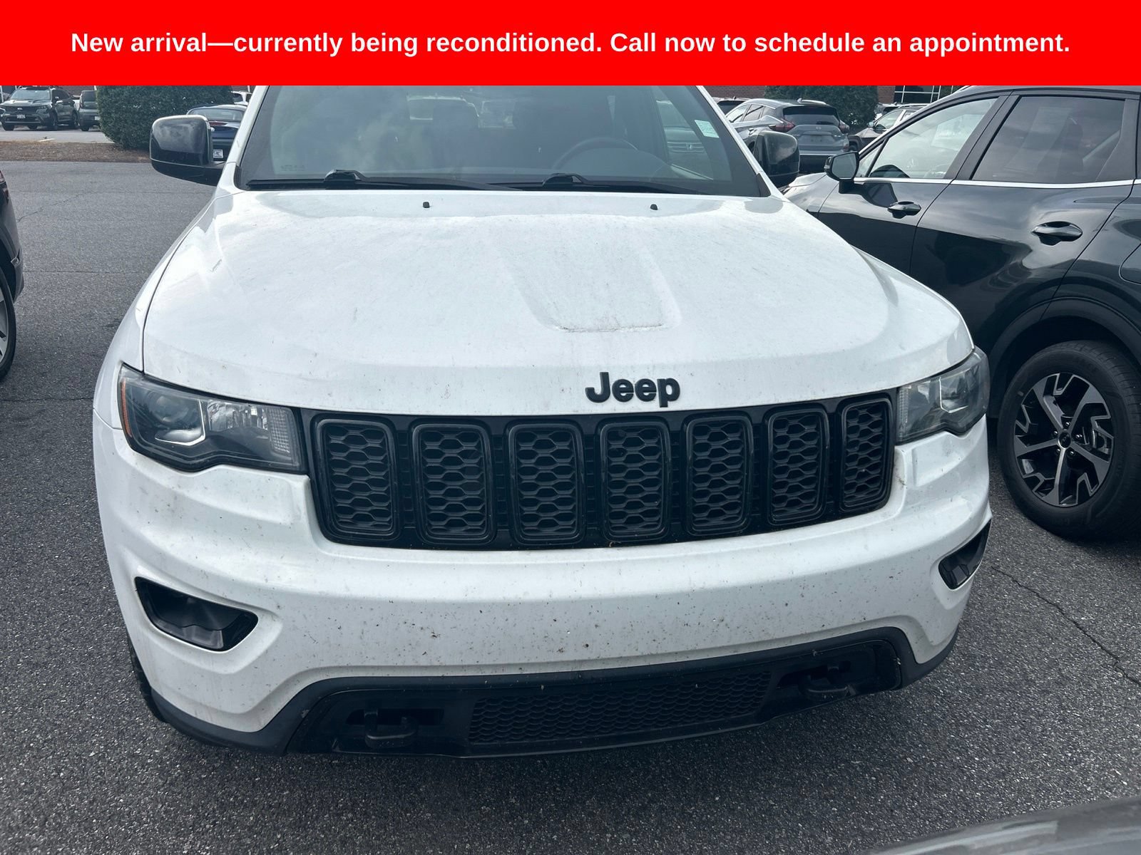 Used 2020 Jeep Grand Cherokee Laredo AWD/4WD image 3