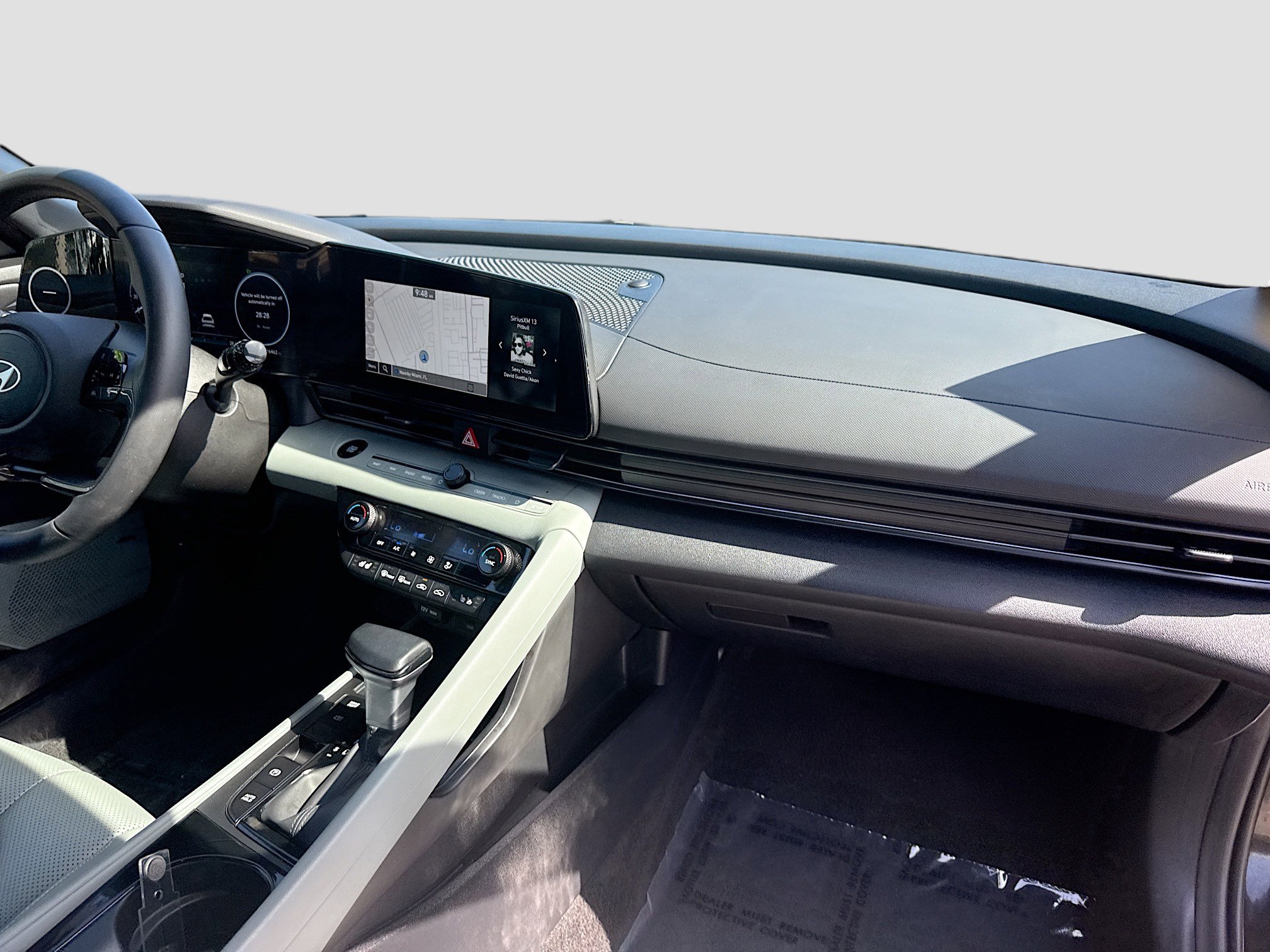 Used 2025 Hyundai Elantra Limited image 32