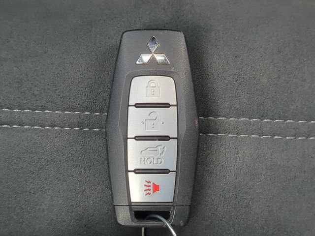 Used 2025 Mitsubishi Outlander SE FWD image 37