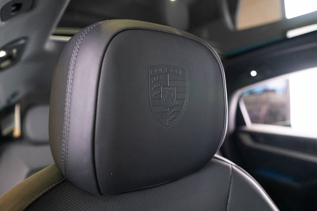 New 2026 Porsche Cayenne Coupe AWD/4WD image 18