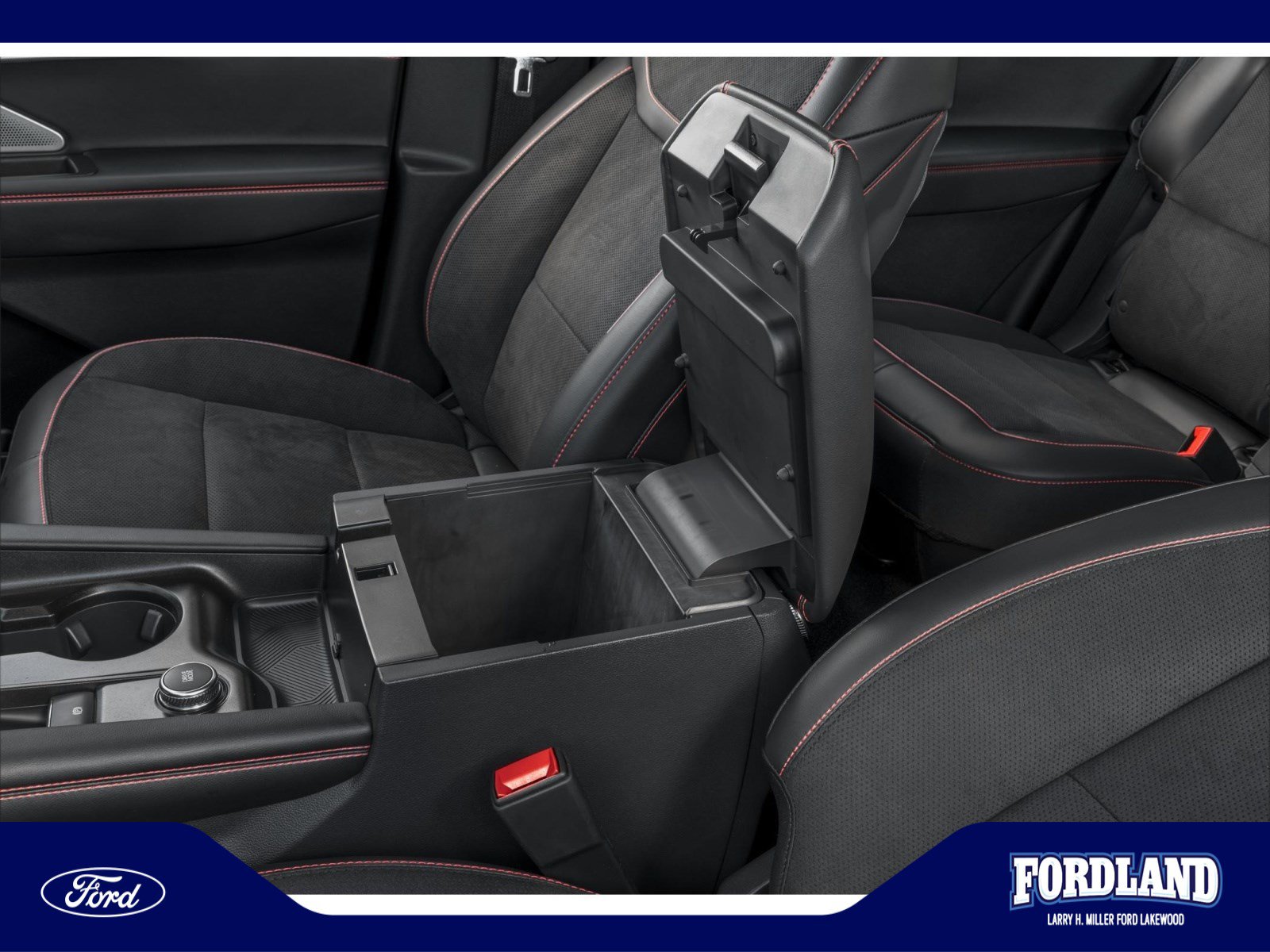 Used 2025 Ford Explorer ST w/ Sun And Sound Package AWD/4WD image 9