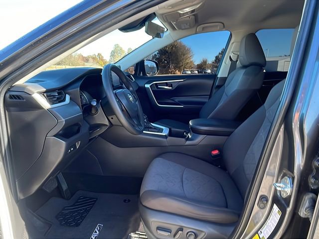 Used 2022 Toyota RAV4 XLE image 21