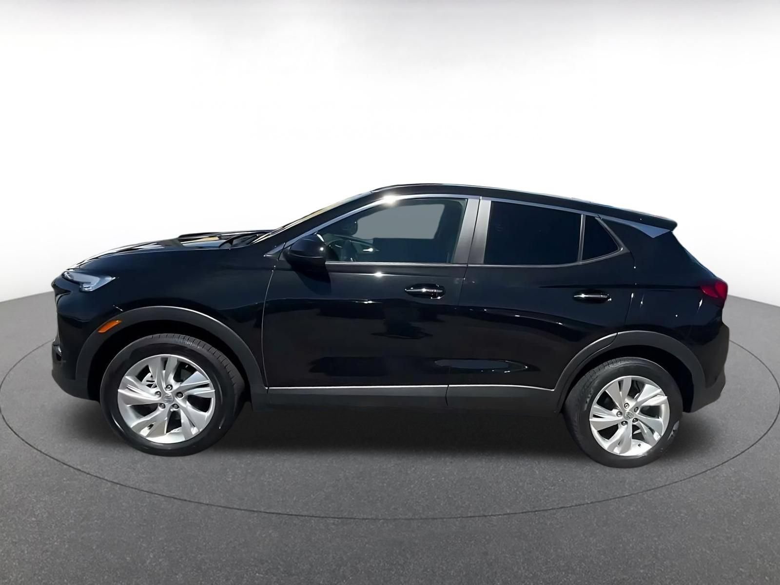 Used 2025 Buick Encore GX Preferred AWD/4WD image 8