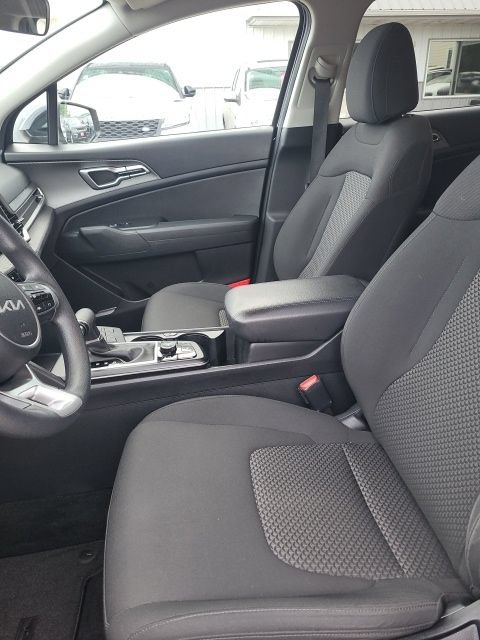 Used 2023 Kia Sportage LX FWD image 10