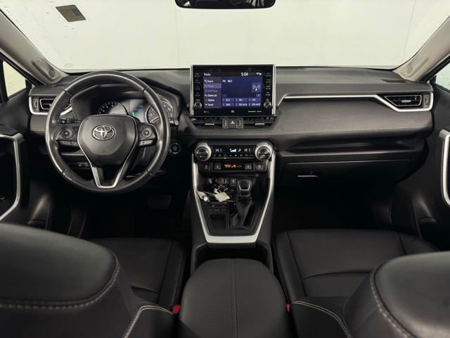 Used 2022 Toyota RAV4 XLE Premium image 26