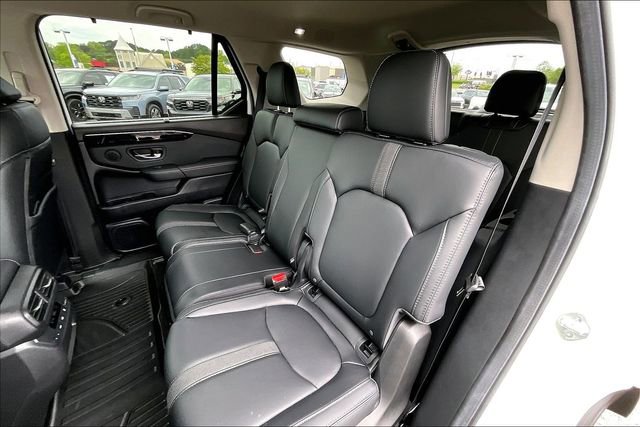 Used 2025 Honda Pilot EX-L image 19
