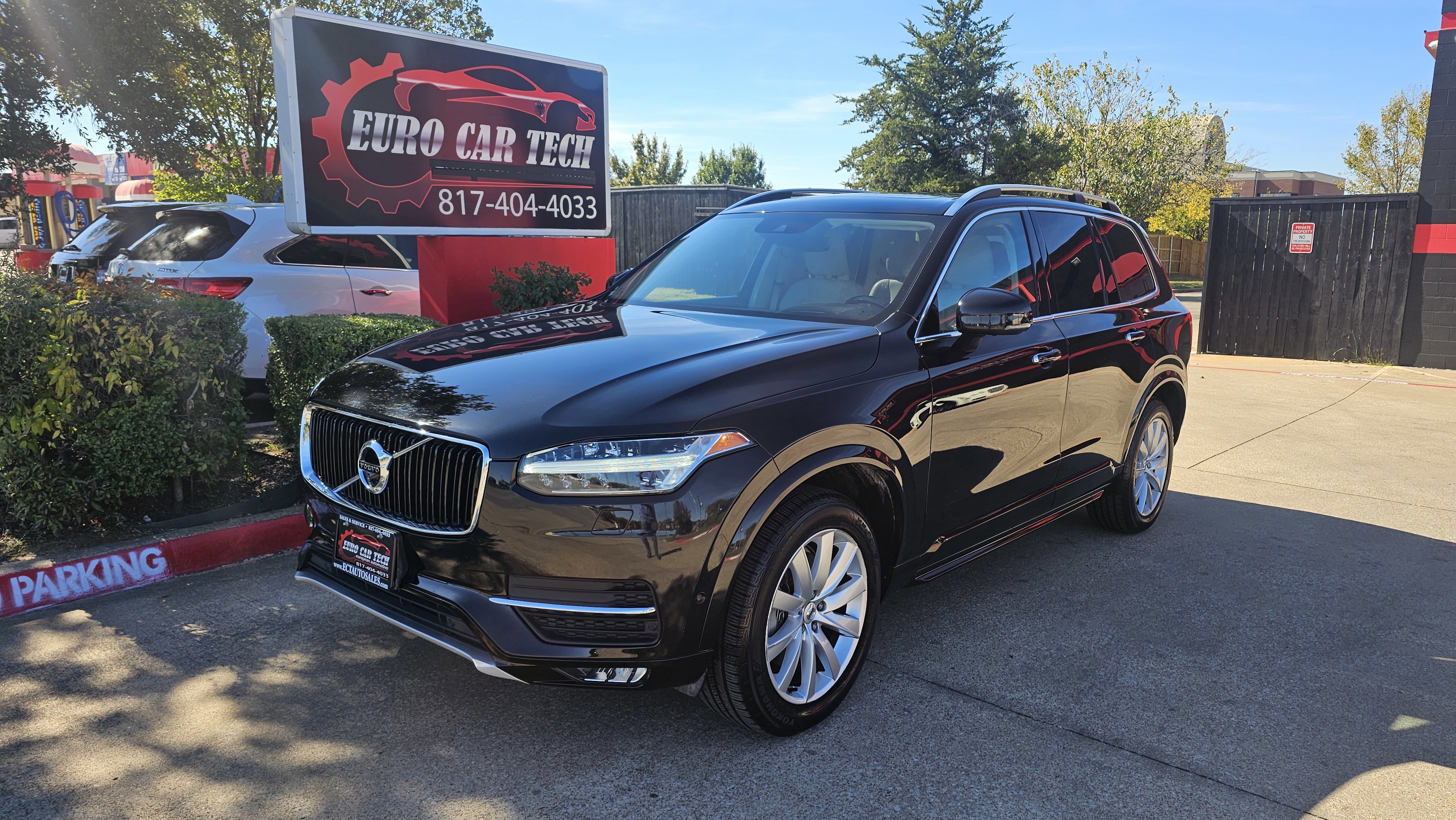 Used 2017 Volvo XC90 T6 Momentum w/ Vision Package image 1