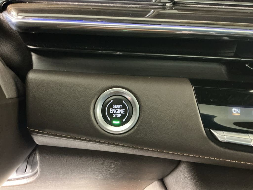 Used 2022 Cadillac Escalade Premium Luxury image 46