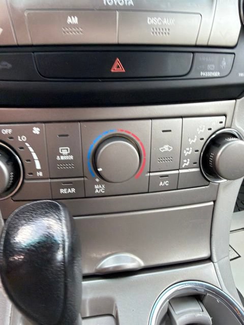 Used 2010 Toyota Highlander 4WD image 19