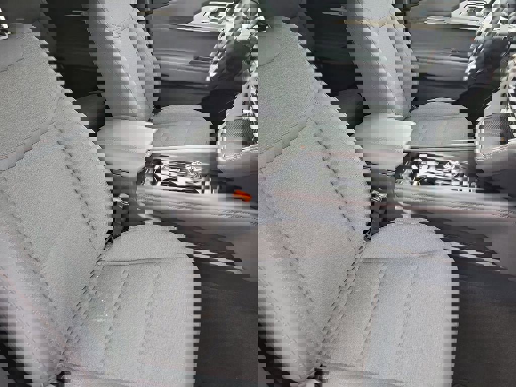 Used 2025 Ford Explorer Active image 15