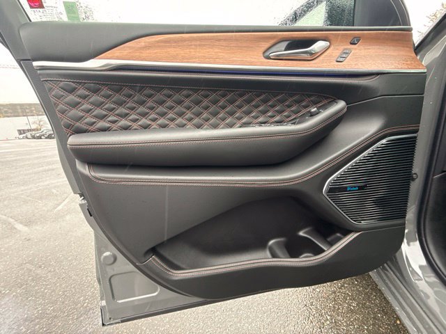 New 2027 Jeep Grand Cherokee Summit AWD/4WD image 15