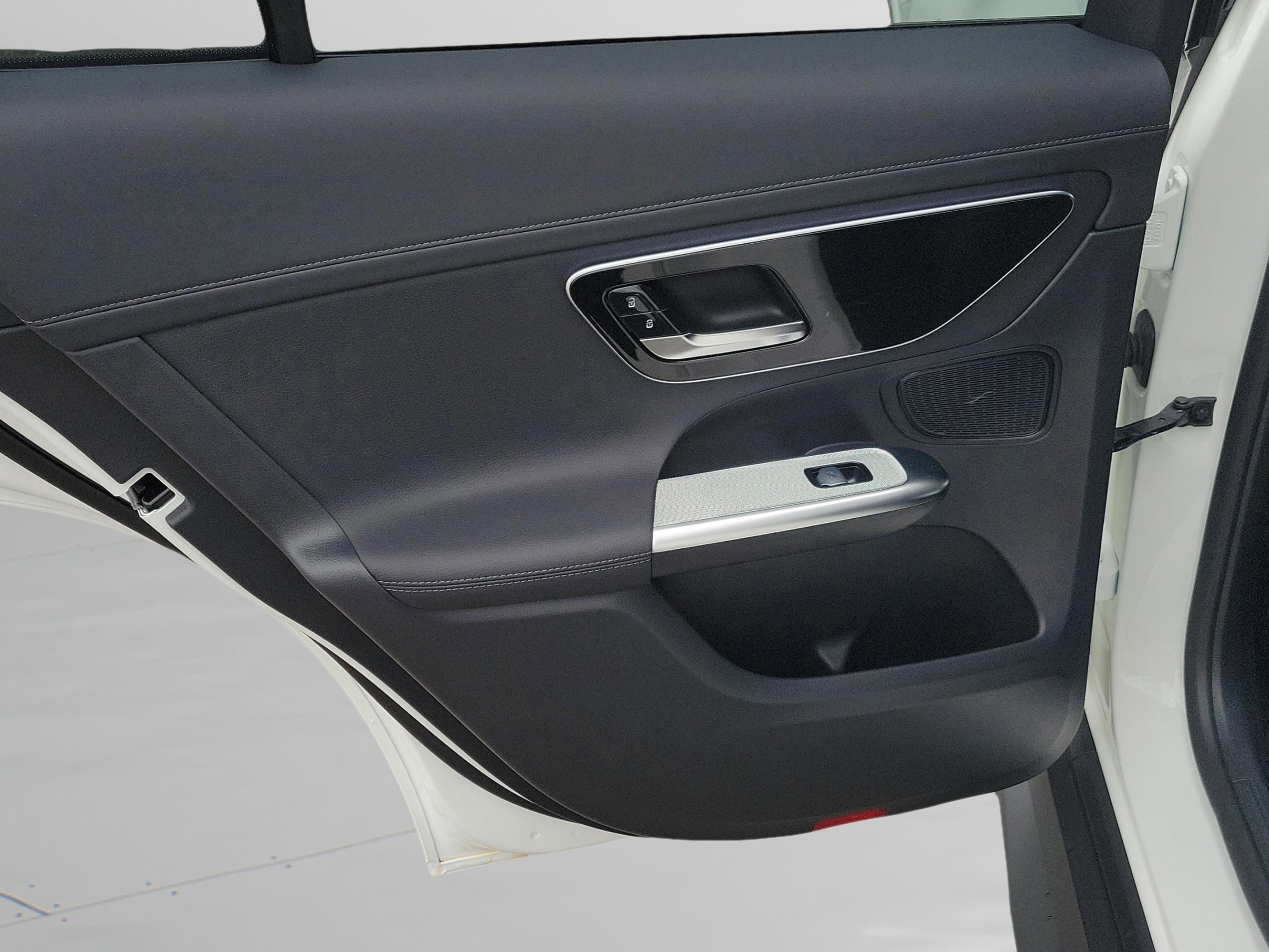 Certified 2026 Mercedes-Benz GLC 300 4MATIC image 6